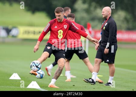 Cardiff, Royaume-Uni. 10 septembre 2023. Aaron Ramsey du pays de Galles lors de l'entraînement de l'équipe de football du pays de Galles à Hensol, Vale of Glamorgan, dans le sud du pays de Galles, le dimanche 10 septembre 2023. L'équipe s'entraîne en prévision des qualifications de l'UEFA Euro de demain contre la Lettonie. photo par Andrew Orchard/Andrew Orchard photographie sportive/Alamy Live News crédit : Andrew Orchard photographie sportive/Alamy Live News Banque D'Images