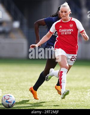 Arsenaux no 25 Stina Blackstenius lors du match final du samedi entre Arsenal WFC et Paris FC en UEFA Women's Champions League, ronde 1 du parcours de la Ligue, à Linköping Arena, Linköping, Suède. Banque D'Images