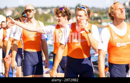 BELGRADE - Guus Mollee, Olav Molenaar, Jan van der Bij, Guillaume Krommenhoek, Sander de Graaf, Jacob Van de Kerkhof, Gert-Jan Van Doorn, Mick Makker et le timonier Dieuwke Fetter en action lors des huit derniers jours des Championnats du monde d'aviron dans la capitale serbe Belgrade. ANP IRIS VAN DEN BROEK netherlands Out - belgique Out Banque D'Images