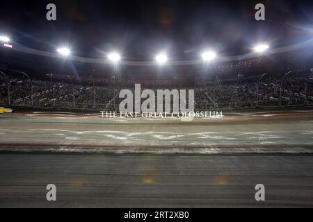 18 août 2018, Bristol, Tennessee, États-Unis : les équipes Monster Energy NASCAR Cup Series prennent la piste pour la Bass Pro Shops NRA Night Race à Banque D'Images