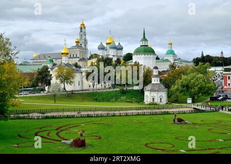 Sergiev Posad, région de Moscou, Russie, 15 août 2019 : vue de la Lavra Trinité-Sergiev, le monastère russe le plus important et spirituel Banque D'Images