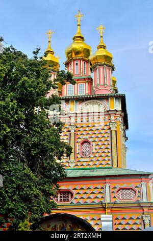 Sergiev Posad, région de Moscou, Russie, 15 août 2019 : Trinity-Sergiev Lavra, monastère russe le plus important, église de la Nativité de Saint John Banque D'Images