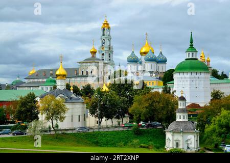 Sergiev Posad, région de Moscou, Russie, 15 août 2019 : vue de la Lavra Trinité-Sergiev, le monastère russe le plus important et spirituel Banque D'Images