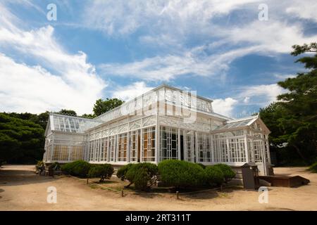 La belle serre ornée de Palais Changgyeonggung par un beau jour d'automne à Séoul, Corée du Sud Banque D'Images