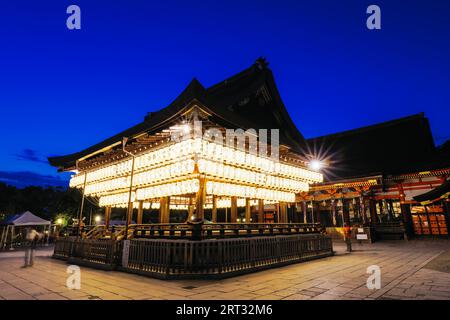 Kyoto, Japon, mai 16 2019 : Maidono au sanctuaire Yasaka-Jinja à Kyoto, Japon Banque D'Images