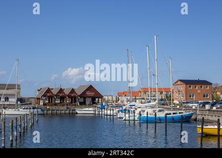 Copenhague, Danemark, 03 mai 2018 : bateaux amarrés au petit port local Banque D'Images