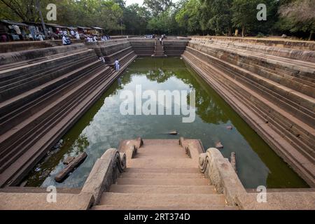 Anuradhapura, Sri Lanka, 21 août 2018 : Kuttam Pokuna, Twin Ponds, bassins de baignade ou piscines dans la ville antique Banque D'Images