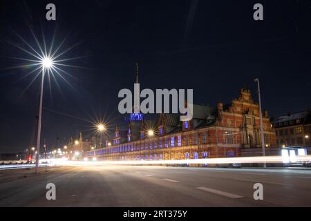 Copenhague, Danemark, le 15 février 2019 : l'ancien bâtiment de la bourse illuminé la nuit pour le Festival de la lumière 2019. L'ancienne Bourse l'est Banque D'Images