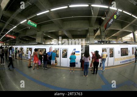 salvador, bahia, brésil mai 29,2023 : passagers utilisant la station de métro de la ville de salvador. Banque D'Images