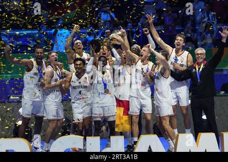 Manille, Philippines. 10 septembre 2023. L’équipe d’Allemagne célèbre la victoire de la finale de la coupe du monde FIBA à Manille, aux Philippines, le 10 septembre 2023. Crédit : Meng Yongmin/Xinhua/Alamy Live News Banque D'Images