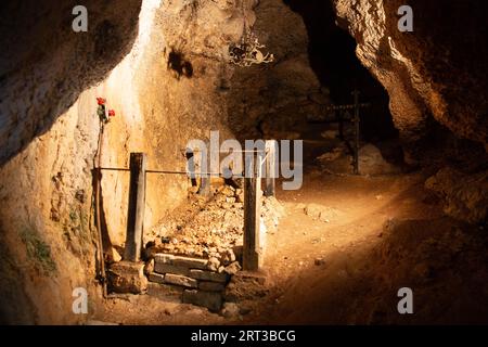 Tombe près du lac de San Domenico Banque D'Images