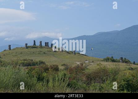 Bihac, Bosnie-Herzégovine - 06 septembre 2023 : site commémoratif serbe. 12 000 à 15 000 civils serbes ont été assassinés par le régime oustacha en 1941 à Garav Banque D'Images