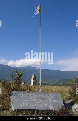 Bihac, Bosnie-Herzégovine - 06 septembre 2023 : site commémoratif serbe. 12 000 à 15 000 civils serbes ont été assassinés par le régime oustacha en 1941 à Garav Banque D'Images