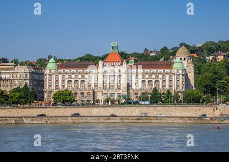 Le célèbre hôtel Gellert sur le Danube à Buda, Budapest, Hongrie Banque D'Images