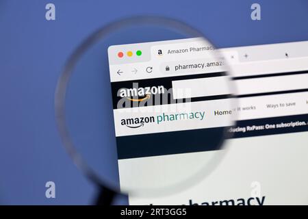 Ostersund, Suède - avril 1 2023 : site Internet Amazon Pharmacy. Amazon Pharmacy est une pharmacie américaine en ligne. Banque D'Images