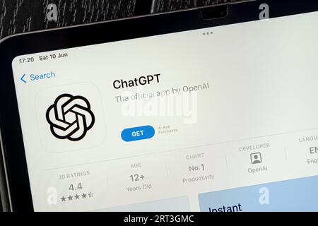 Ostersund, Suède - 10 juin 2023 : ChatGPT app. ChatGPT est un chatbot d’intelligence artificielle développé par OpenAI. Banque D'Images
