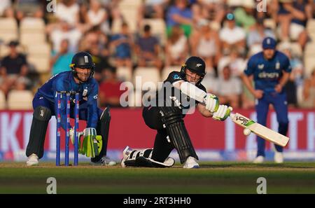 Tom Latham, néo-zélandais, bat lors du deuxième match international d’une journée à l’Ageas Bowl, Southampton. Date de la photo : dimanche 10 septembre 2023. Banque D'Images