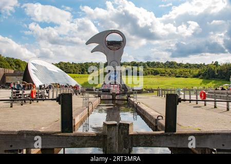 L'innovant et moderne roue Falkirk - ascenseur à bateau rotatif Scottish Canals à Falkirk, en Écosse Banque D'Images