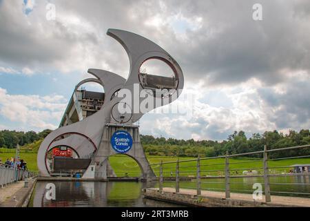 L'innovant et moderne roue Falkirk - ascenseur à bateau rotatif Scottish Canals à Falkirk, en Écosse Banque D'Images