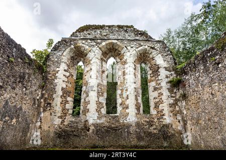 Ruines de l'abbaye de Waverley, une abbaye cistercienne médiévale du 12e siècle près de Farnham, Surrey, Angleterre Banque D'Images