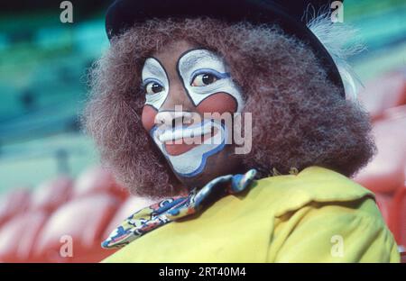 Portrait posé de Ringling Brother clown Bernice Collins. Elle est la première clown noire avec Ringling. Auditions de clown College au Nassau Coliseum à Uniondale, long Island, New York, 1979. Banque D'Images