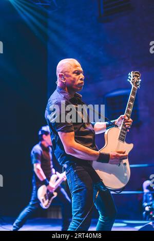 Horsens, Danemark. 12h, août 2023. Le groupe de rock canadien Danko Jones donne un concert live lors du festival de Metal danois Jailbreak 2023 à Horsens. Ici, le chanteur et guitariste Danko Jones est vu en direct sur scène. (Crédit photo : Gonzales photo - Rolf Meldgaard). Banque D'Images