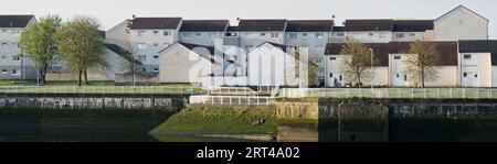 Les maisons de conseil dans les pauvres avec des populations élevées et de nombreuses questions de bien-être social Banque D'Images