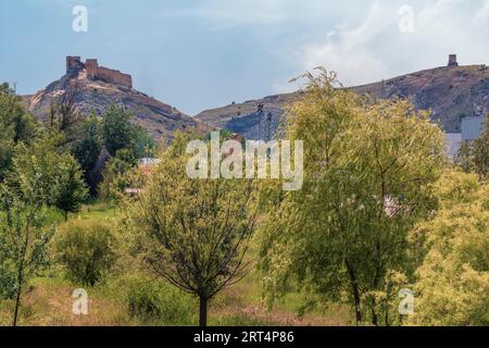 Château d'Osma et la tour de guet d'Uxama à El Burgo de Osma-Ciudad de Osma, Soria, communauté autonome de Castille-et-Léon, Espagne Banque D'Images