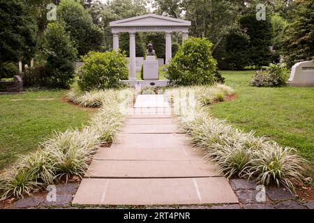 Tombe du colonel Harland Sanders dans le cimetière de Cave Hill, Louisville, Kentucky Banque D'Images