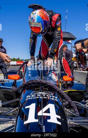 Monterey, Californie, États-Unis. 8 septembre 2023. Le pilote de la série INDYCAR, SANTINO FERRUCCI (14) de Woodbury, Connecticut, se prépare à s'entraîner pour le Grand Prix Firestone de Monterey au WeatherTech Raceway Laguna Seca à Monterey CA. (Image de crédit : © Walter G Arce SR Grindstone Medi/ASP) USAGE ÉDITORIAL SEULEMENT! Non destiné à UN USAGE commercial ! Banque D'Images