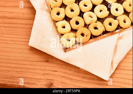 Taralli cuisine italienne, petite collation en forme d'anneau Banque D'Images