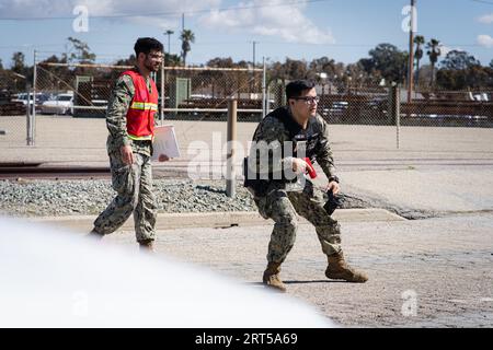 Le 11 avril 2023, Ventura, Californie, États-Unis : les membres de la base navale de Ventura County (NBVC) civil et militaire Force protection participent à une formation active tout en effectuant une évaluation annuelle et des évaluations de préparation à l'échelle de la région. Le NBVC a reçu le prix d'excellence opérationnelle et de formation du commandant, installation du Commandement des installations navales (CNIC) en 2022 pour une installation de grande envergure commandée par le capitaine Robert Barr Kimnach III NBVC est une installation navale stratégiquement située composée de trois installations opérationnelles : point Mugu, Port Hueneme et l'île San Nicolas. NBVC est la maison du Pacific Seabee Banque D'Images