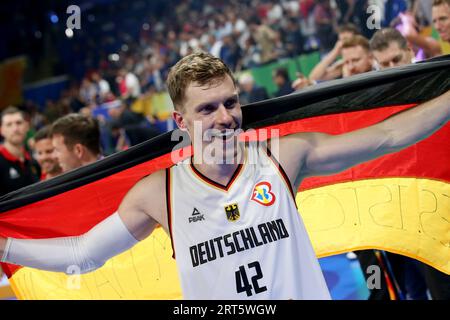 Pasay, Indonésie. 10 septembre 2023. Basket-ball, coupe du monde, Serbie - Allemagne, Ko, finale. Andreas Obst applaudit après le match. Crédit : Matthias Stickel/dpa/Alamy Live News Banque D'Images