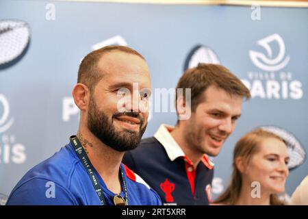 Paris, France. 08 septembre 2023. Frederic Michalak ancien ambassadeur de l'équipe de rugby de France de la coupe du monde pour le maire de Paris à Concorde Rugby Village lors de la diffusion du match d'ouverture de la coupe du monde France-Nouvelle-Zélande de rugby à Paris, France le 8 septembre 2023. Photo de Karim ait Adjedjou/ABACAPRESS.COM crédit : Abaca Press/Alamy Live News Banque D'Images