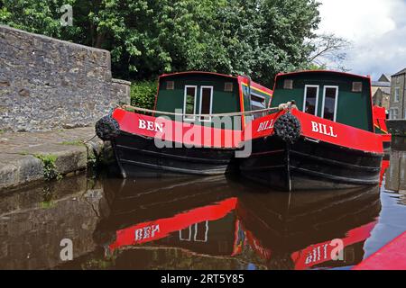 Bill et Ben Narrow boats amarrés sur la branche de Spings du canal de Leeds Liverpool, Skipton Banque D'Images