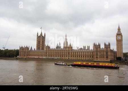 Londres, Angleterre, Royaume-Uni. 11 septembre 2023. Palais de Westminster, siège du Parlement britannique, est vu de l'extérieur. Un chercheur au Parlement britannique a été arrêté en vertu de la loi sur les secrets officiels, alors qu'il prétendait espionner pour la Chine. (Image de crédit : © Tayfun Salci/ZUMA Press Wire) USAGE ÉDITORIAL SEULEMENT! Non destiné à UN USAGE commercial ! Crédit : ZUMA Press, Inc./Alamy Live News Banque D'Images