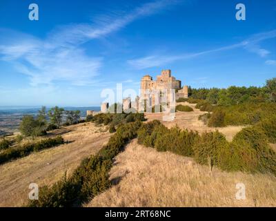 Vue aérienne du magnifique château abbatial de Loarre dans la province de Huesca, Espagne. Banque D'Images