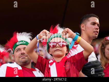 Septembre 10 2023 : . Supporters danois lors d'un match de qualification du Groupe H EURO 2024, Finlande contre Danemark, au stade olympique d'Helsinki, Finlande. Kim Price/CSM (image de crédit : © Kim Price/Cal Sport Media) Banque D'Images