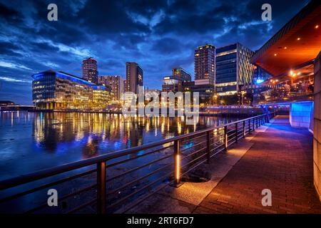 MediaCityUK Waterfront développement de Salford Quays à GTR Manchester qui abrite dock10 studios de télévision. Banque D'Images