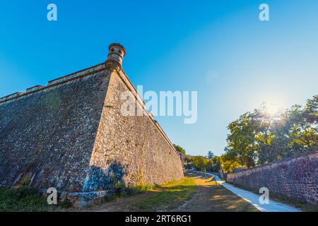 Vue à angle bas du Bastion Guadalupe dans le mur de Pampelune, Navarre, Espagne Banque D'Images