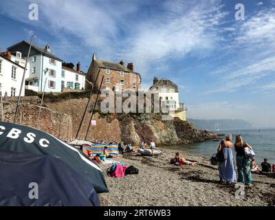 Cawsand Beach, Cornwall par un chaud matin de septembre. Banque D'Images