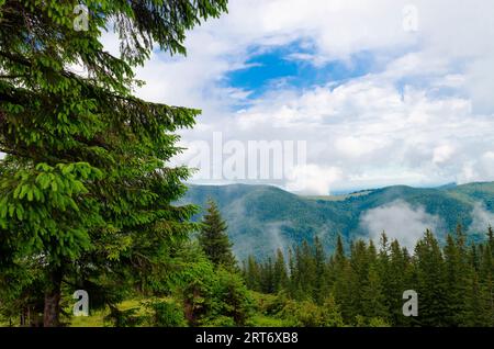 Voyages. Tourisme de haute montagne. Randonnée dans les montagnes. Paysages de haute montagne Banque D'Images