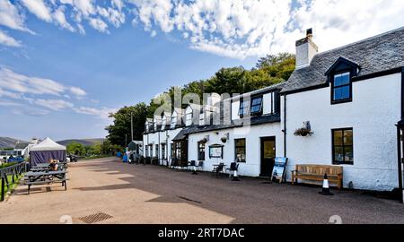 Applecross Bealach na Ba l'Applecross Inn en fin d'été surplombant la baie Banque D'Images