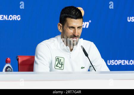 New York, États-Unis. 10 septembre 2023. Novak Djokovic vainqueur du championnat masculin de l'US Open s'adresse à la presse au Billie Jean King tennis Center le 10 septembre 2023. (Photo de Lev Radin/Sipa USA) crédit : SIPA USA/Alamy Live News Banque D'Images