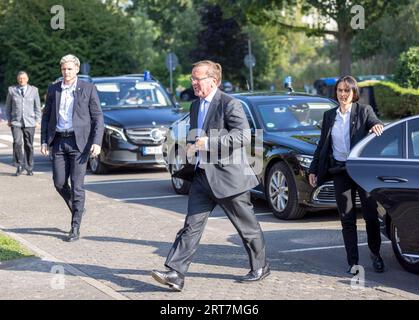 Cologne, Allemagne. 11 septembre 2023. Visite d'information du ministre fédéral de la Défense Boris Pistorius (M) au Service de contre-espionnage militaire (MAD) de la caserne Konrad Adenauer à Cologne. Crédit : Thomas Banneyer/dpa/Alamy Live News Banque D'Images