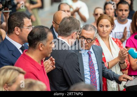 Anvers, Belgique. 11 septembre 2023. L'ambassadeur du Maroc en Belgique Mohammed Ameur est vu lors d'une cérémonie commémorative pour les victimes du tremblement de terre au Maroc, au Grote Markt, à Anvers, le lundi 11 septembre 2023. Le tremblement de terre qui a frappé le Maroc vendredi dernier a tué au moins 2 122 personnes et en a blessé plus de 2 400 autres. BELGA PHOTO JONAS ROOSENS crédit : Belga News Agency/Alamy Live News Banque D'Images