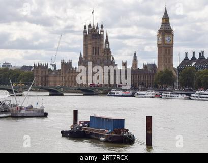 Londres, Royaume-Uni. 11 septembre 2023. Vue extérieure des chambres du Parlement après l'arrestation d'un chercheur parlementaire pour espionnage présumé pour la Chine. Crédit : Vuk Valcic/Alamy Live News Banque D'Images