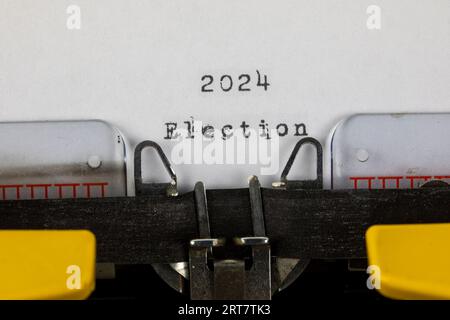 Élection 2024 écrite sur une vieille machine à écrire Banque D'Images