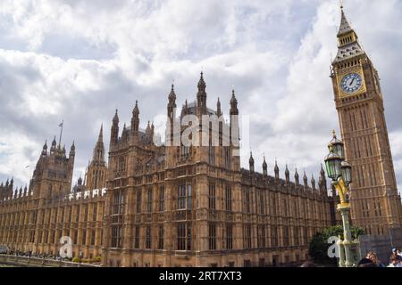 Londres, Royaume-Uni. 11 septembre 2023. Vue générale de Big Ben et des chambres du Parlement après l'arrestation d'un chercheur parlementaire pour espionnage présumé pour la Chine. (Photo de Vuk Valcic/SOPA Images/Sipa USA) crédit : SIPA USA/Alamy Live News Banque D'Images