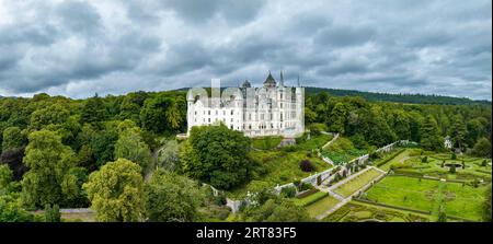 Panorama aérien du château de Dunrobin, Golspie, Sutherland, Highlands, Écosse, Royaume-Uni Banque D'Images